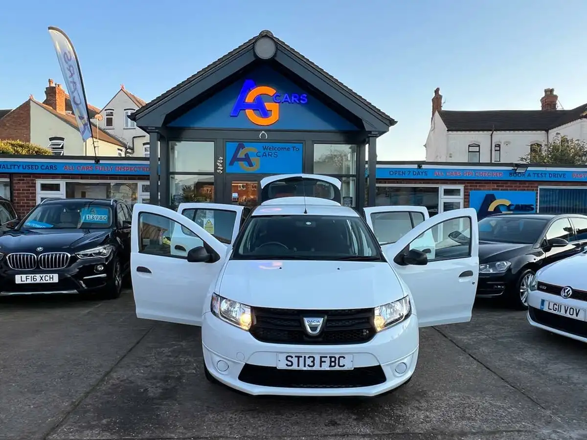 2013-dacia-sandero-12-ambiance-big-46