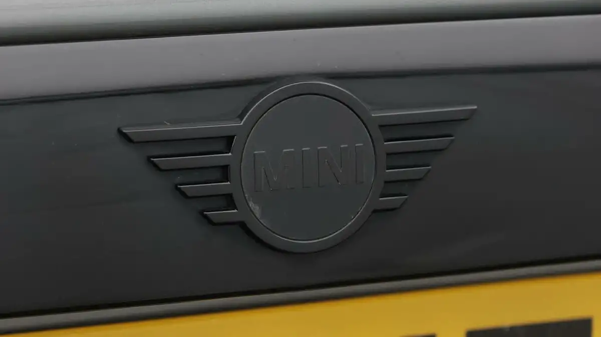 2021-mini-cooper-20-cooper-s-sport-hatchback-3d-auto-big-21