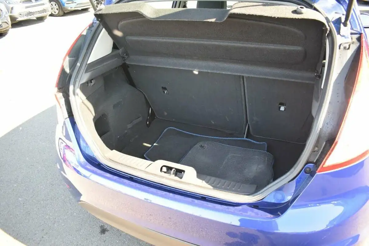 2016-ford-fiesta-10t-zetec-100ps-ecoboost-ss-5d-big-17