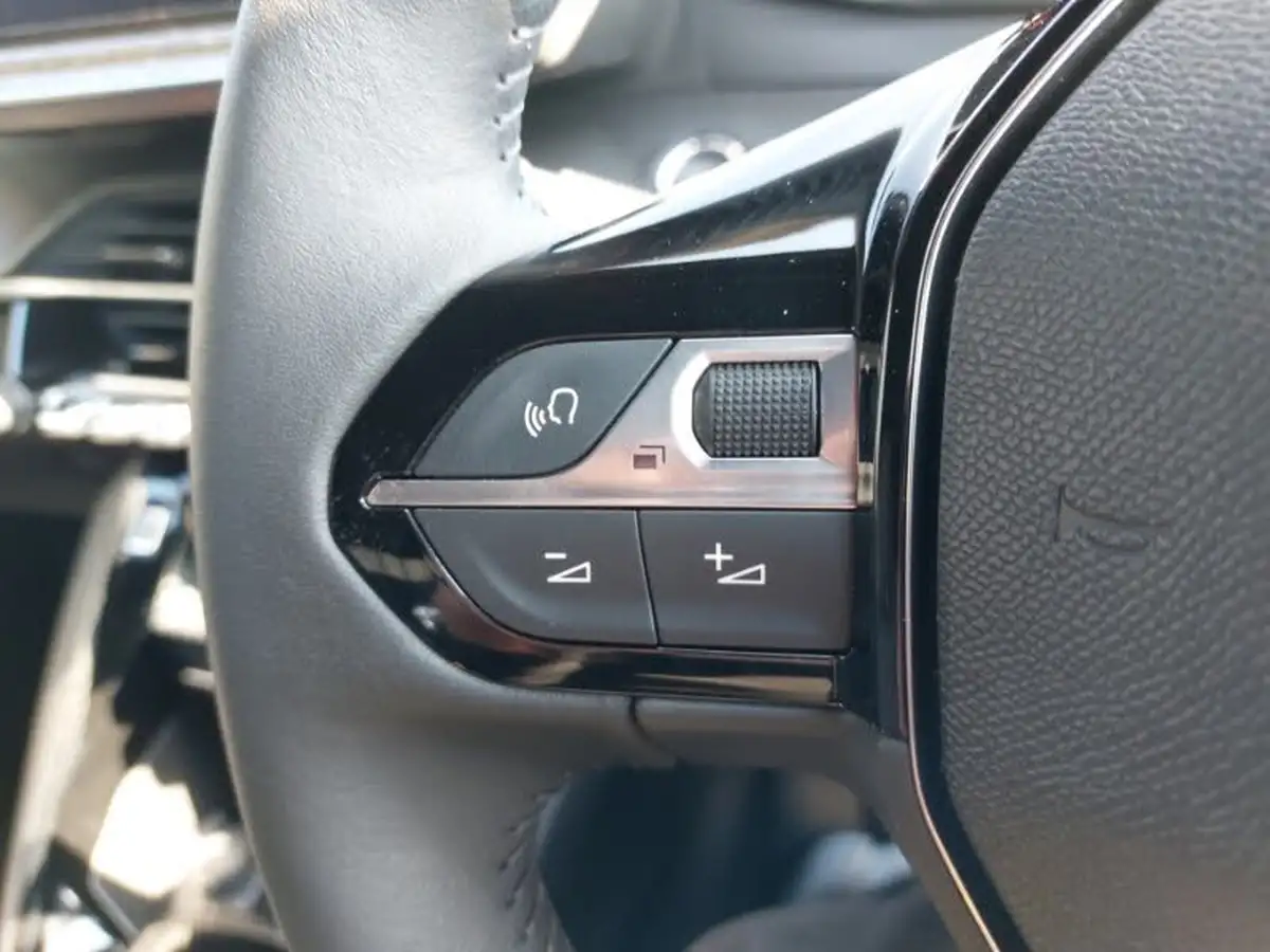 2024-peugeot-2008-suv-12-puretech-allure-130ps-big-14