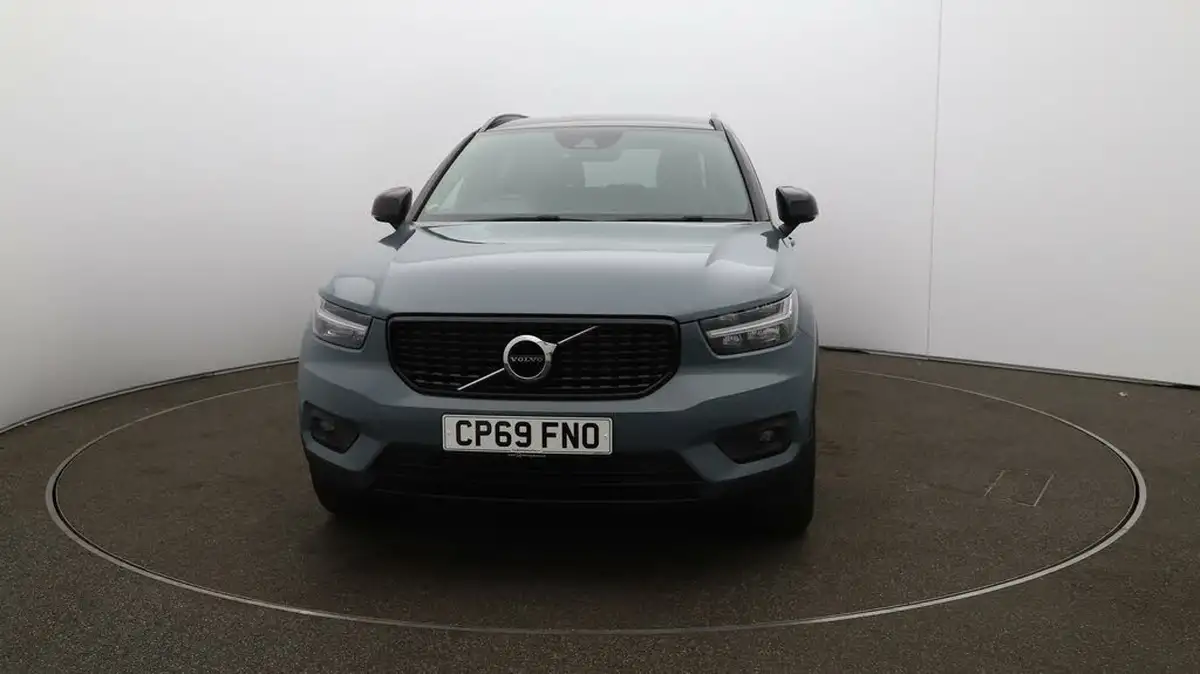 2020-volvo-xc40-15-t3-r-design-big-30