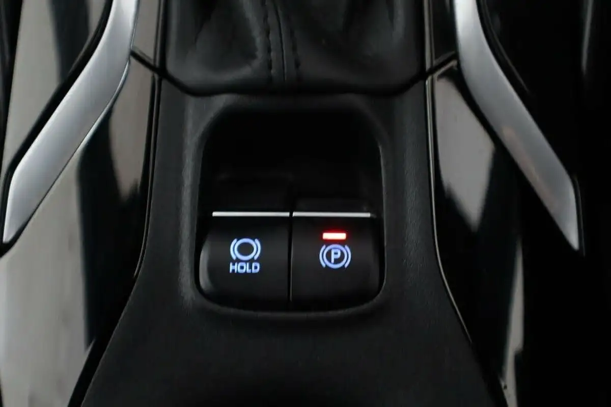 2021-toyota-corolla-20-vvt-i-icon-tech-touring-sports-big-18