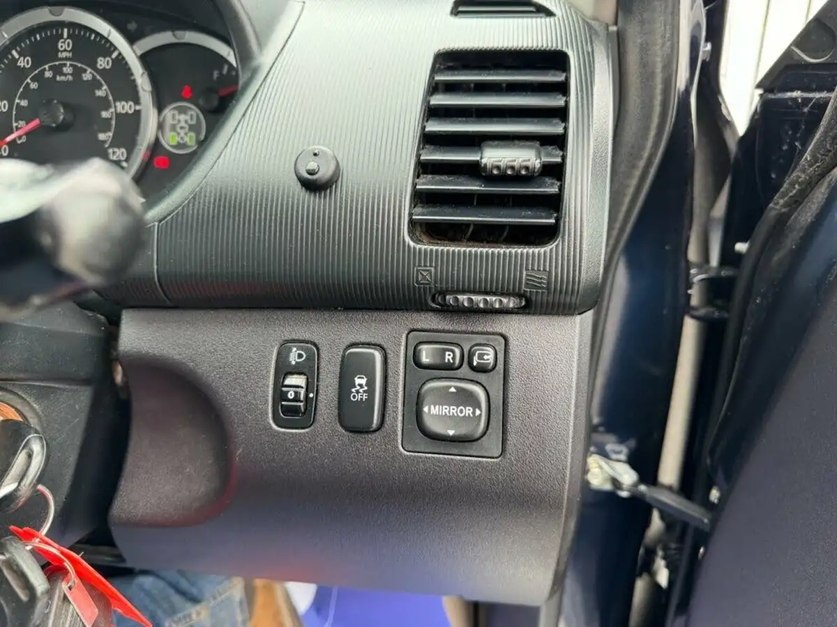 2014-mitsubishi-l200-25td-barbarian-black-big-37