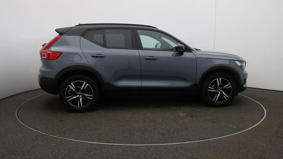 2022-volvo-xc40-15-t3-r-design-auto-big-42