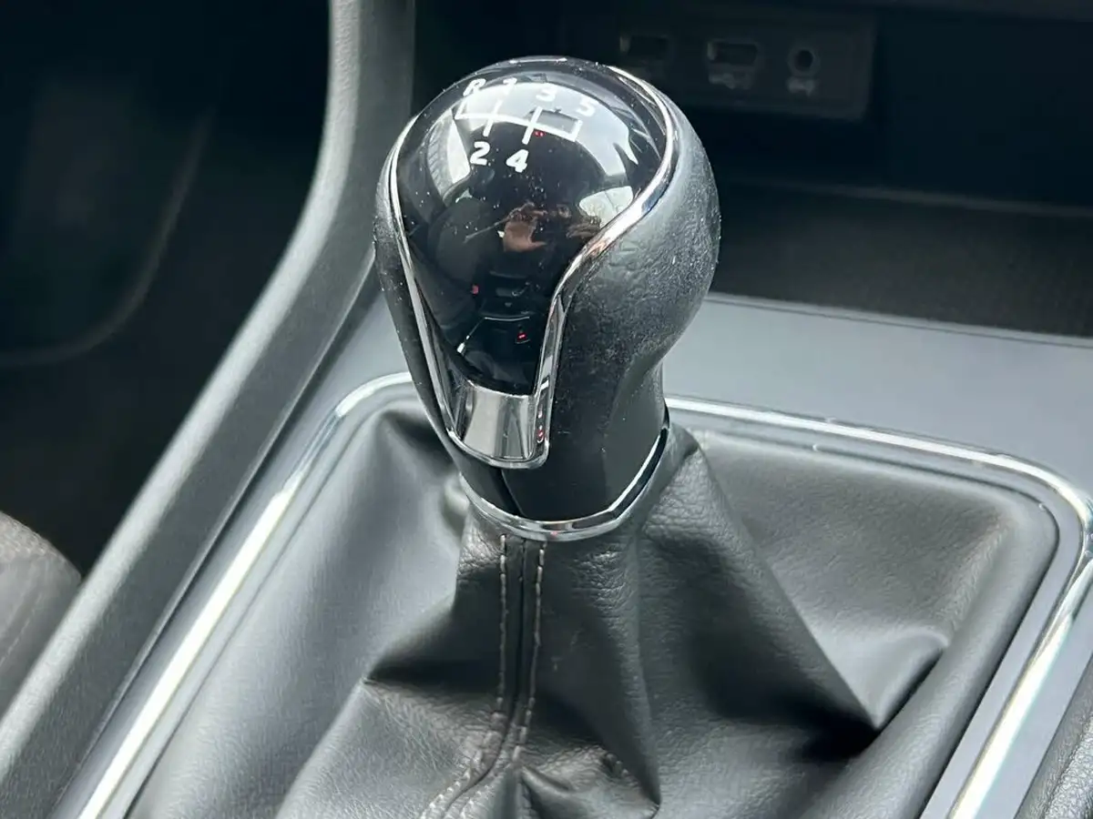 2020-seat-leon-16tdi-se-dynamic-estate-big-33