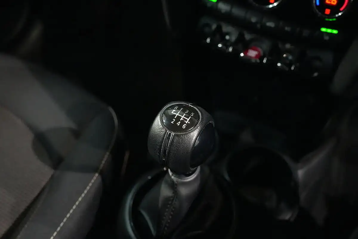 2021-mini-cooper-15-cooper-classic-hatchback-5d-big-38