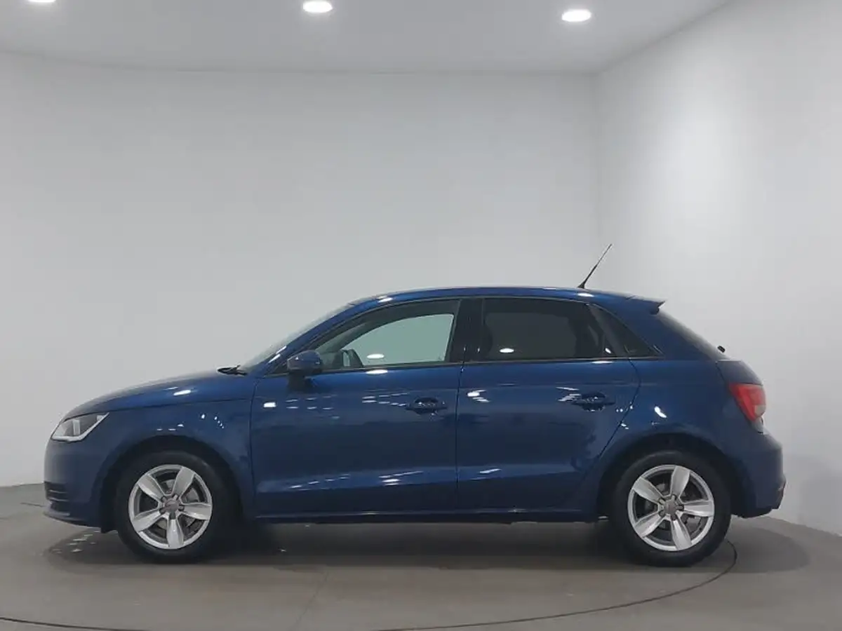 2016-audi-a1-10-tfsi-se-sportback-5d-big-3