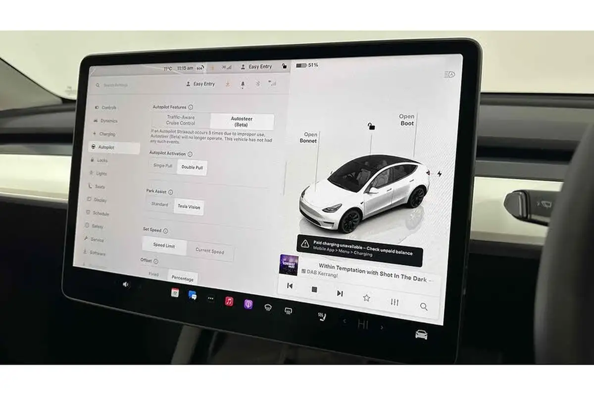 2022-tesla-model-y-e-long-range-big-35