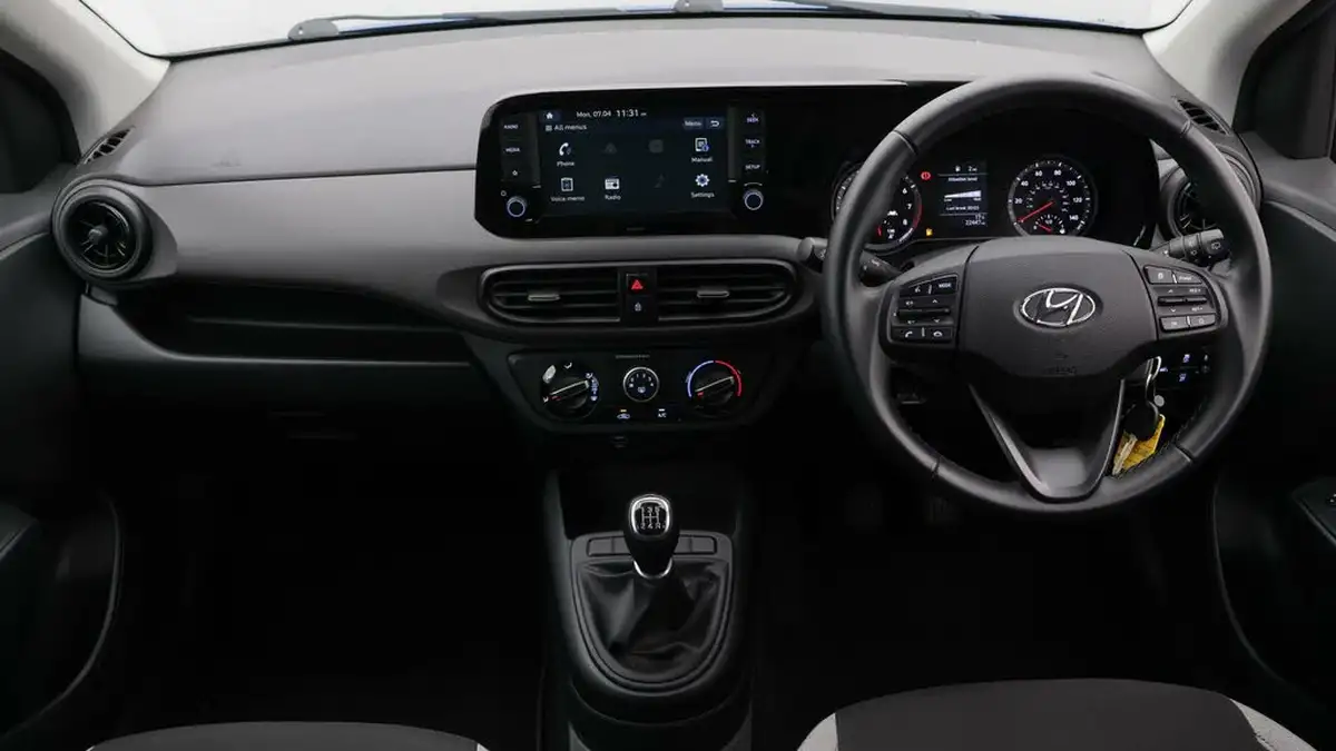 2020-hyundai-i10-12-se-connect-big-13