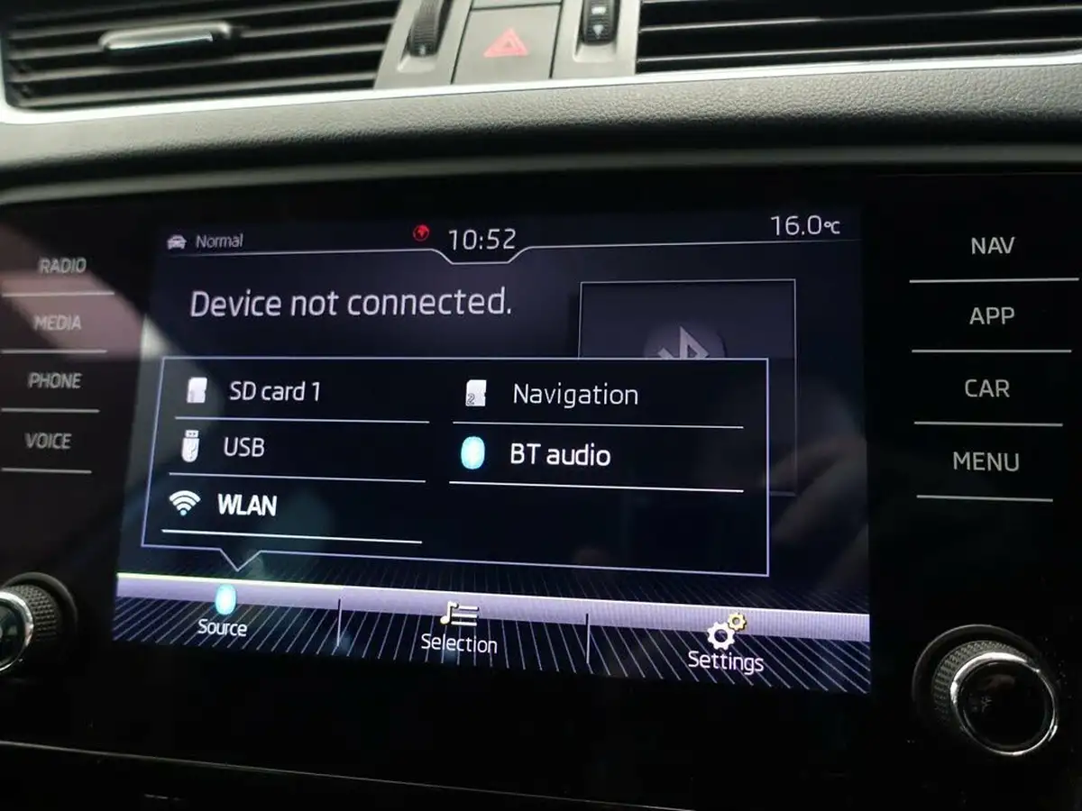 2019-skoda-octavia-16tdi-se-l-estate-big-27