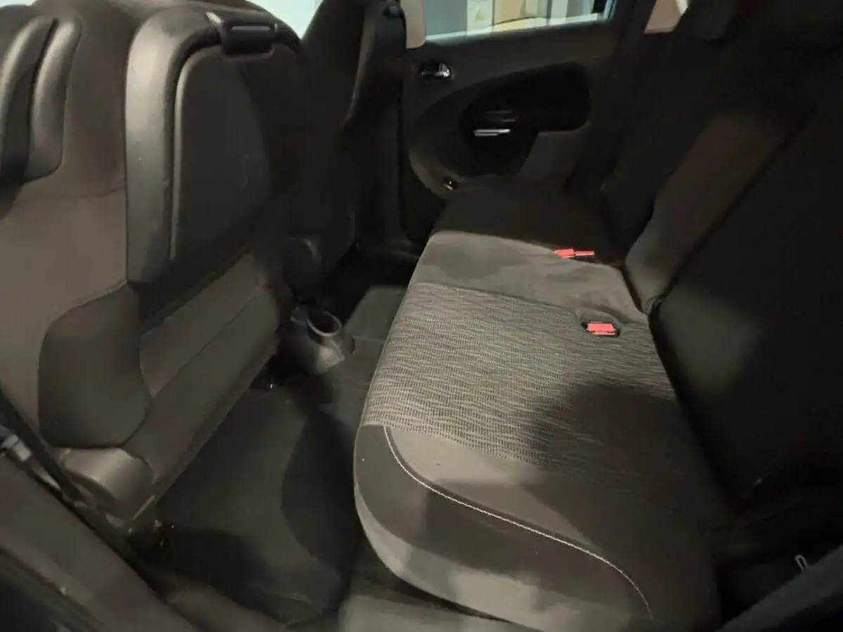 2012-citroen-c3-picasso-16-exclusive-vti-egs6-big-17
