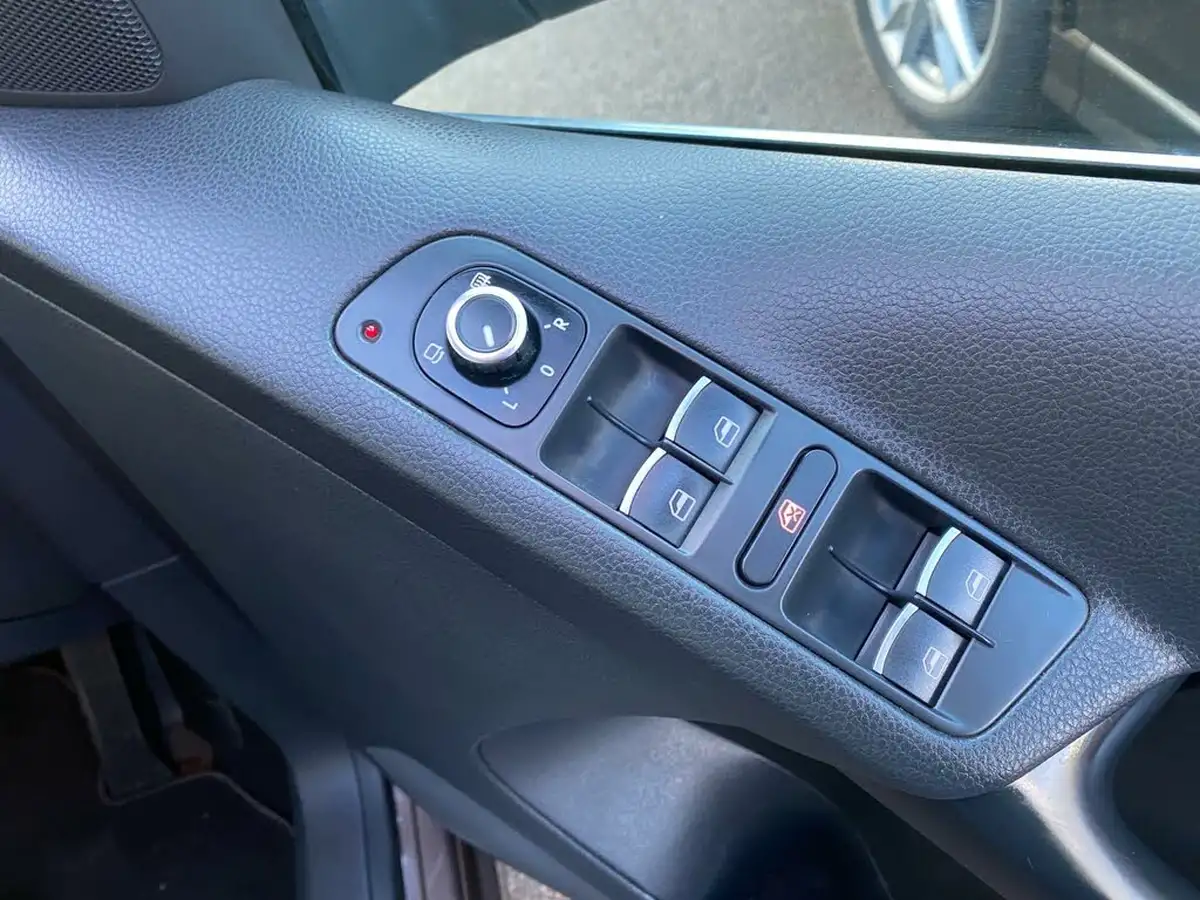 2015-volkswagen-tiguan-20-match-dsg-big-16