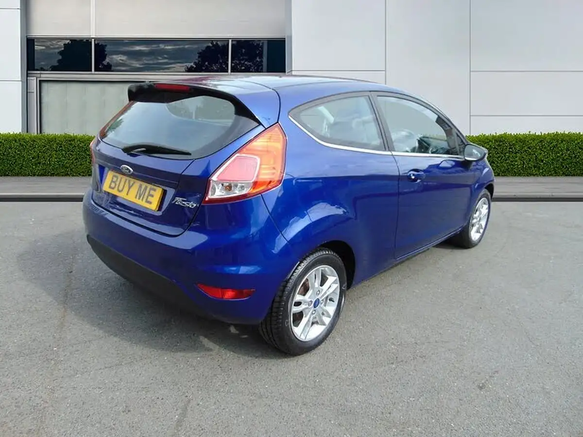 2016-ford-fiesta-125-zetec-3d-big-7