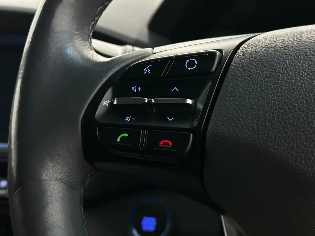 2018-hyundai-ioniq-16-gdi-premium-hybrid-big-12