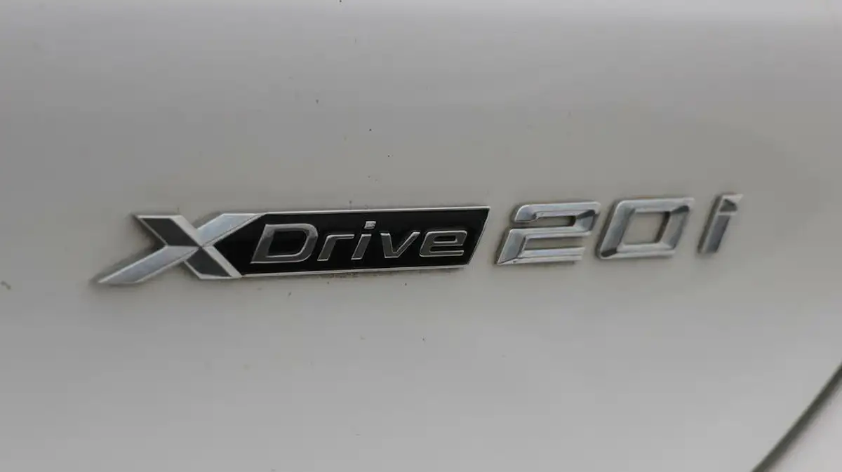 2021-bmw-x1-20-xdrive20i-xline-big-21