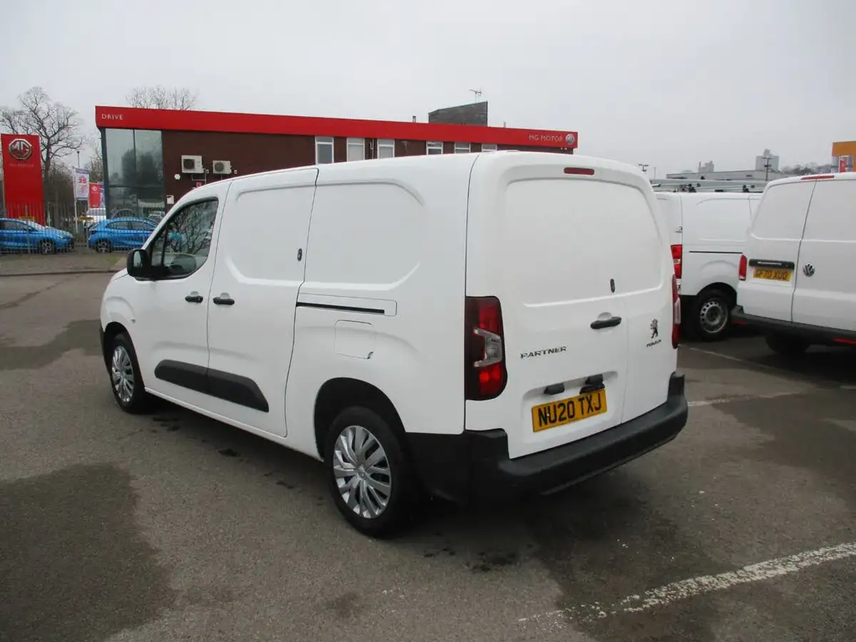 2020-peugeot-partner-15-bluehdi-950-professional-100ps-eu6dt-long-panel-big-6