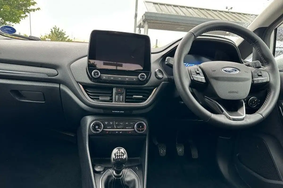 2022-ford-fiesta-10t-titanium-vignale-125ps-hybrid-mhev-big-12