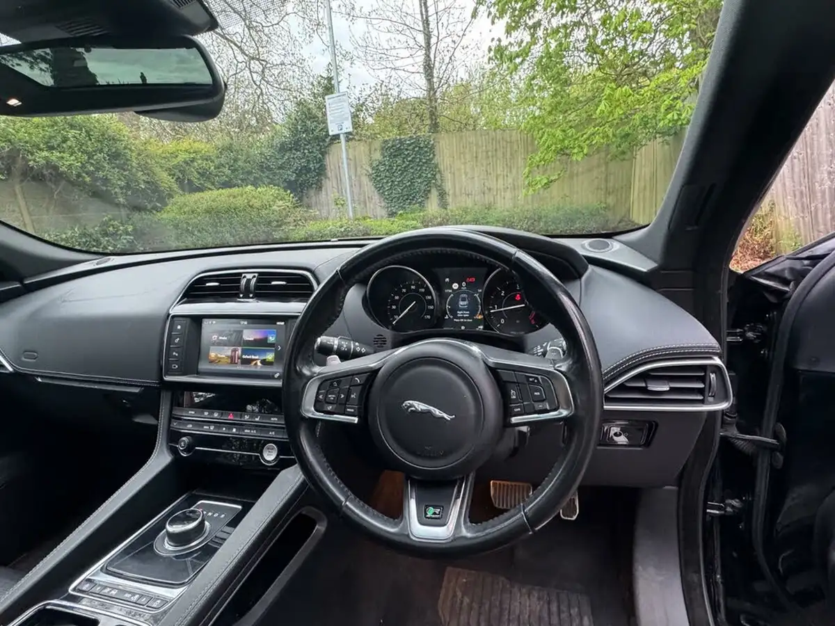 2018-jaguar-f-pace-20-i4d-r-sport-180ps-awd-auto-big-12