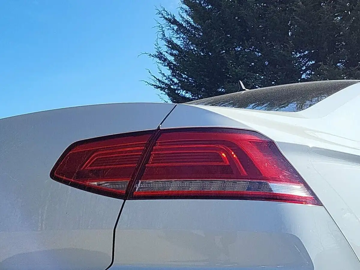 2018-volkswagen-passat-14-tsi-r-line-150ps-saloon-4d-dsg-big-36