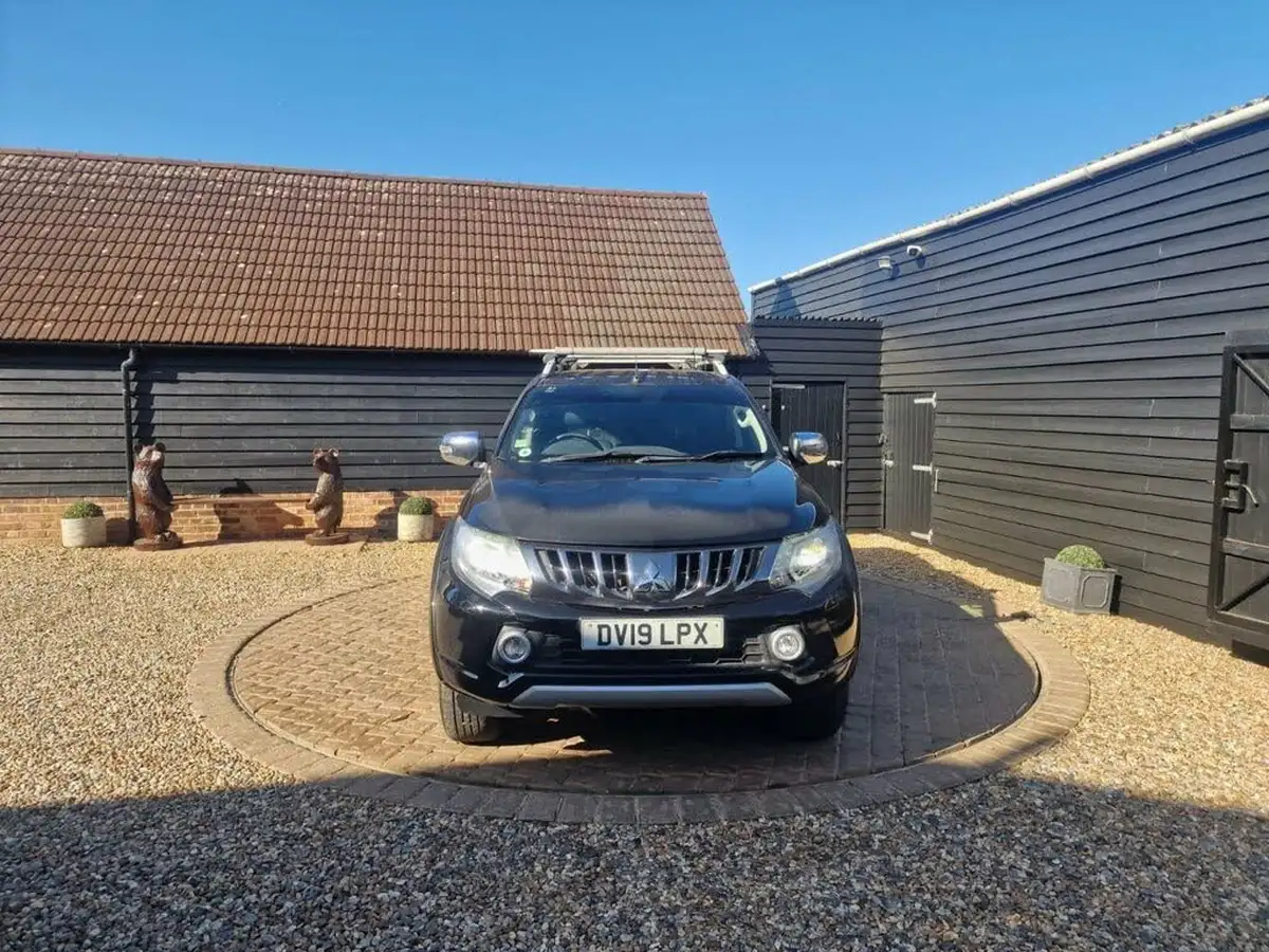 2019-mitsubishi-l200-24di-d-warrior-eu6b-auto-big-3