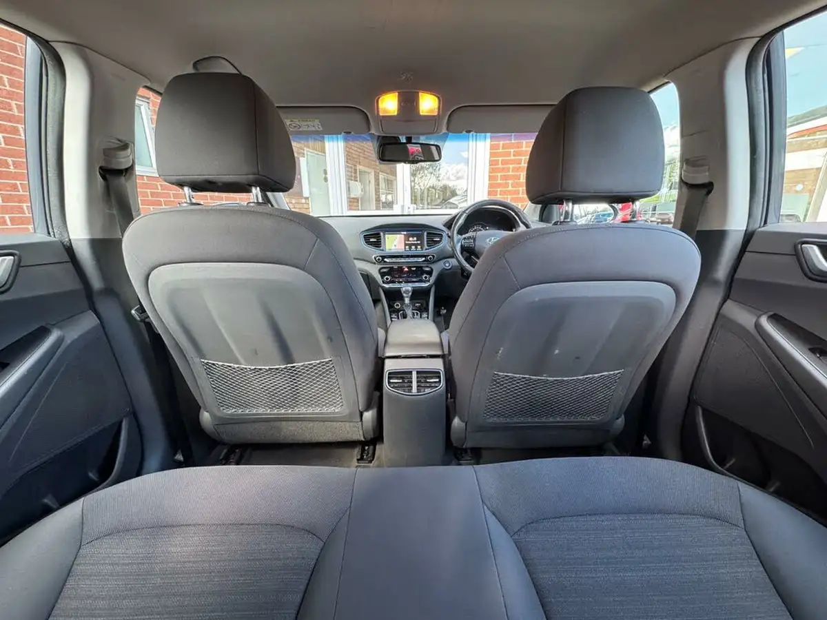 2018-hyundai-ioniq-16-gdi-premium-hybrid-big-13