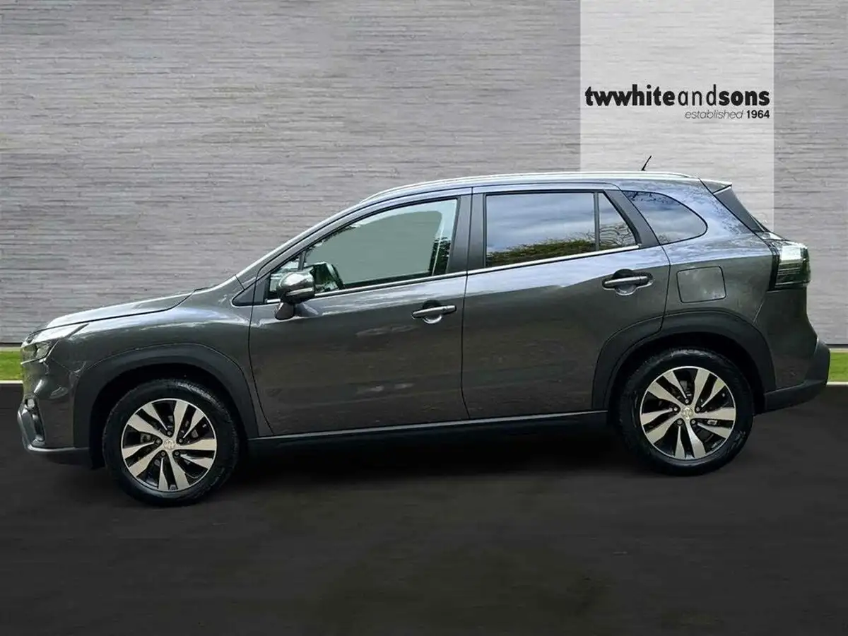 2022-suzuki-s-cross-15-ultra-big-3