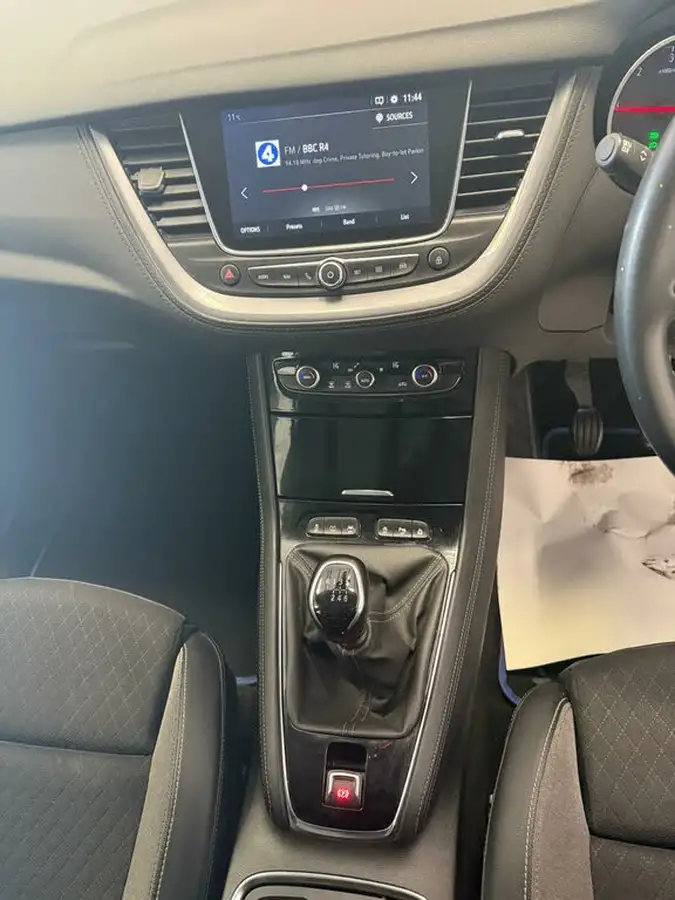 2019-vauxhall-grandland-x-15td-sport-nav-big-19