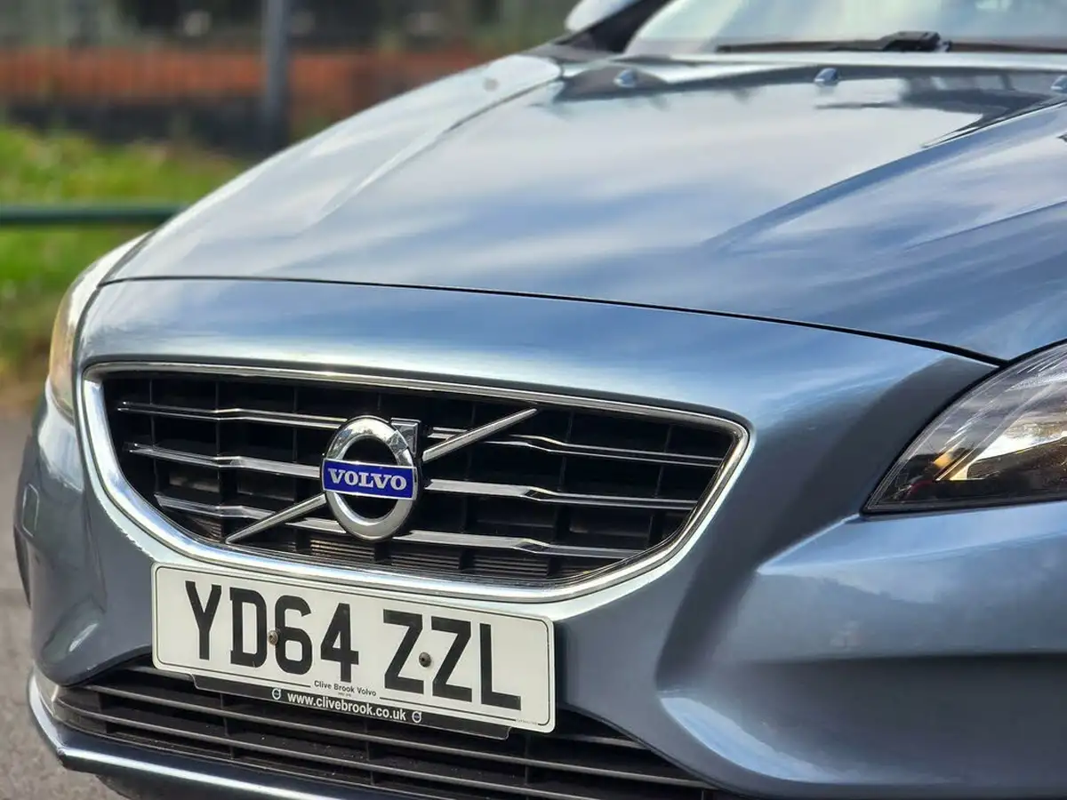 2014-volvo-v40-20td-d3-se-nav-big-13