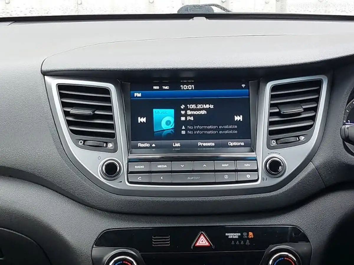 2016-hyundai-tucson-17crdi-blue-drive-se-nav-116ps-big-9