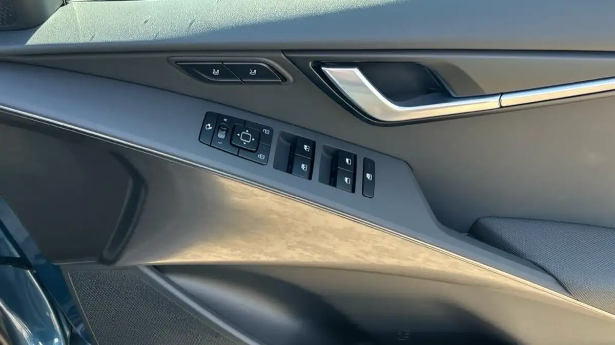 2025-kia-niro-16-gdi-4-168bhp-phev-111kwh-big-19