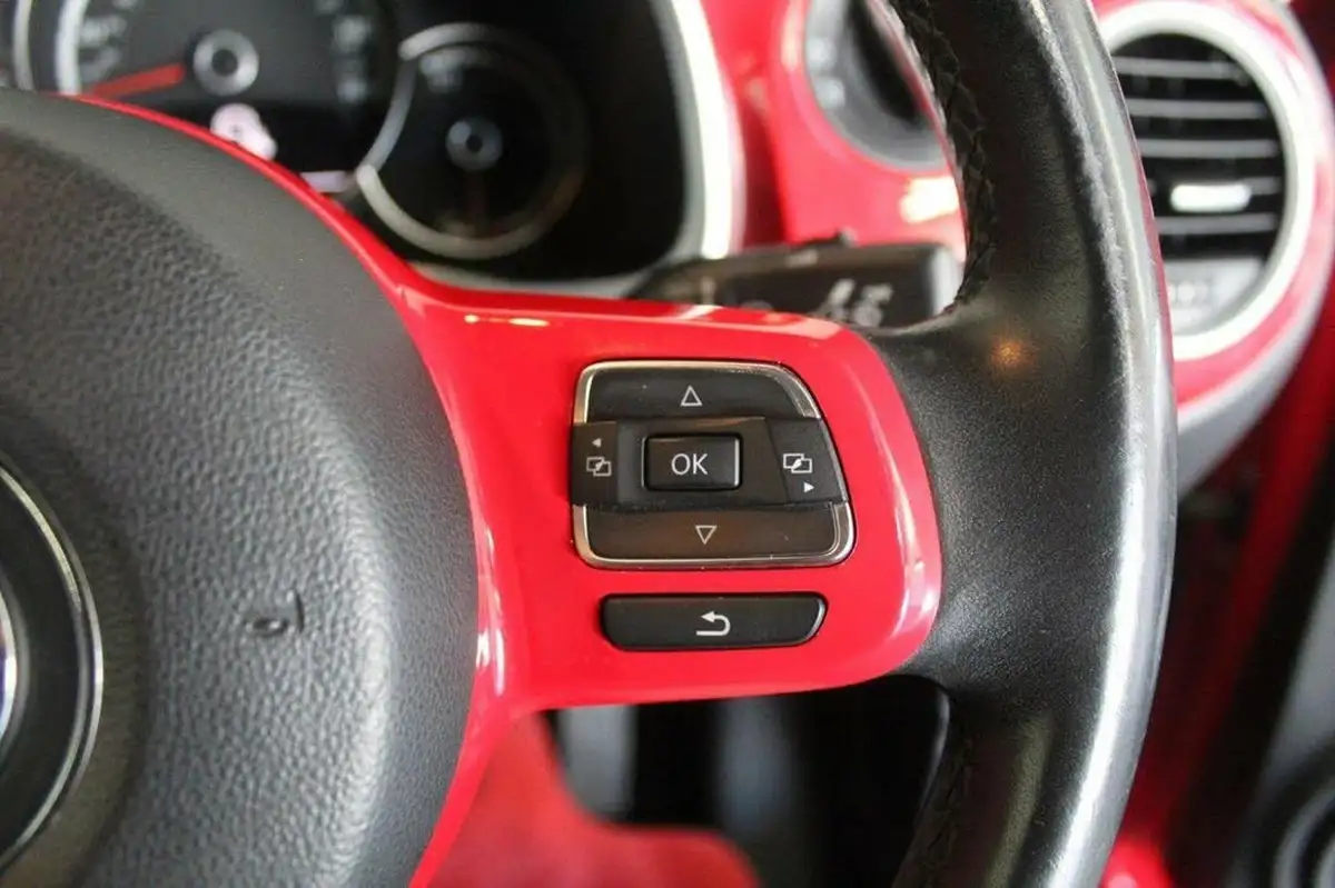 2016-volkswagen-beetle-20tdi-design-150ps-hatchback-3d-big-30