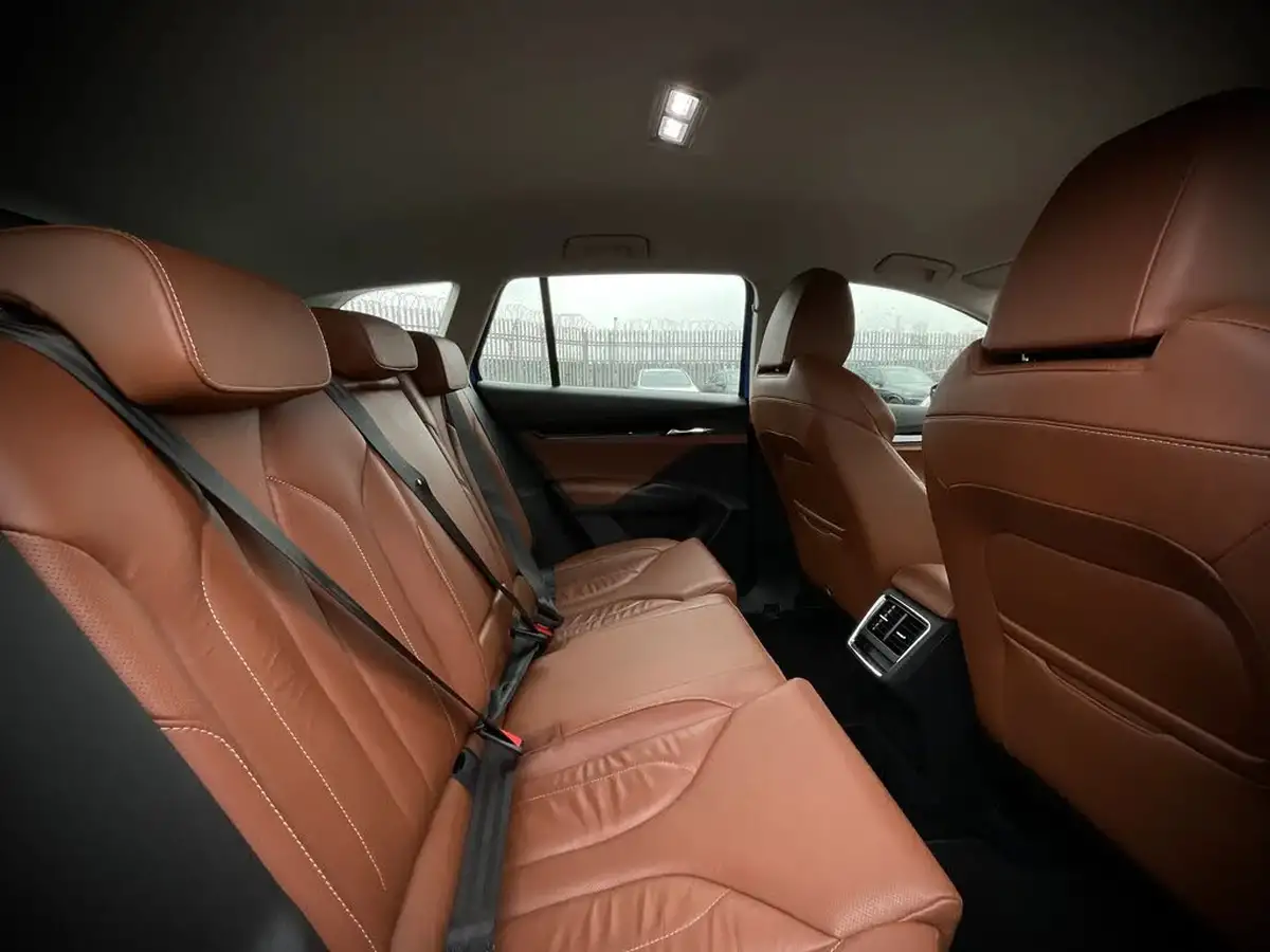 2021-skoda-enyaq-e-60-62-kwh-big-11