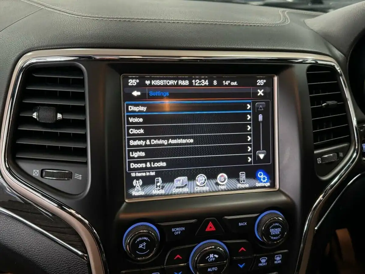 2015-jeep-grand-cherokee-30crd-overland-big-54
