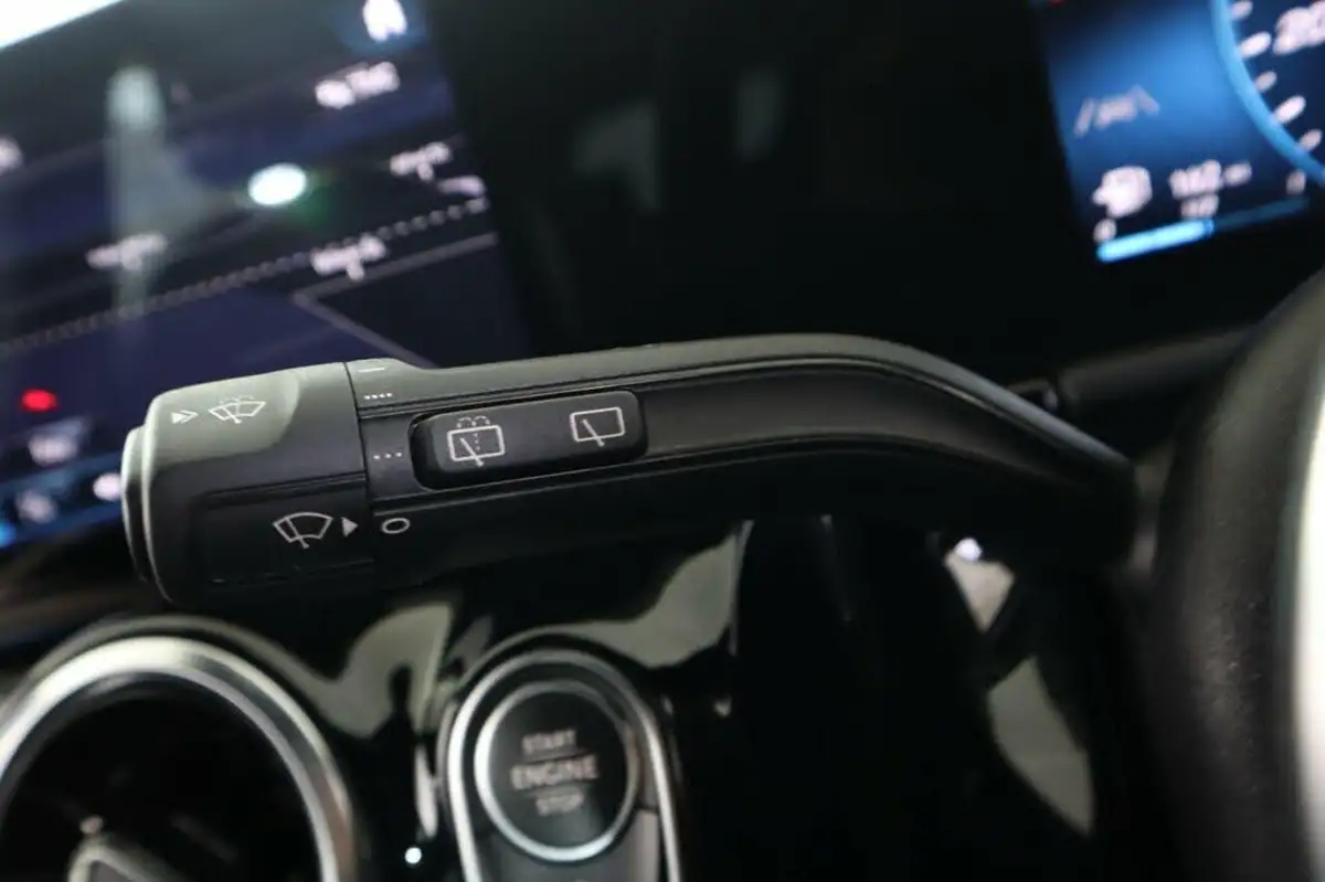 2023-mercedes-benz-gla-class-13-gla-200-sport-executive-station-wagon-big-15