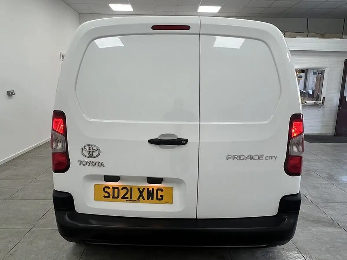 2021-toyota-proace-city-15d-active-100hpeu6dt-e-big-3