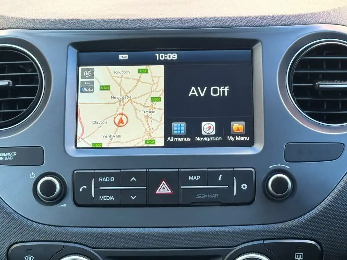 2018-hyundai-i10-12-premium-se-big-23