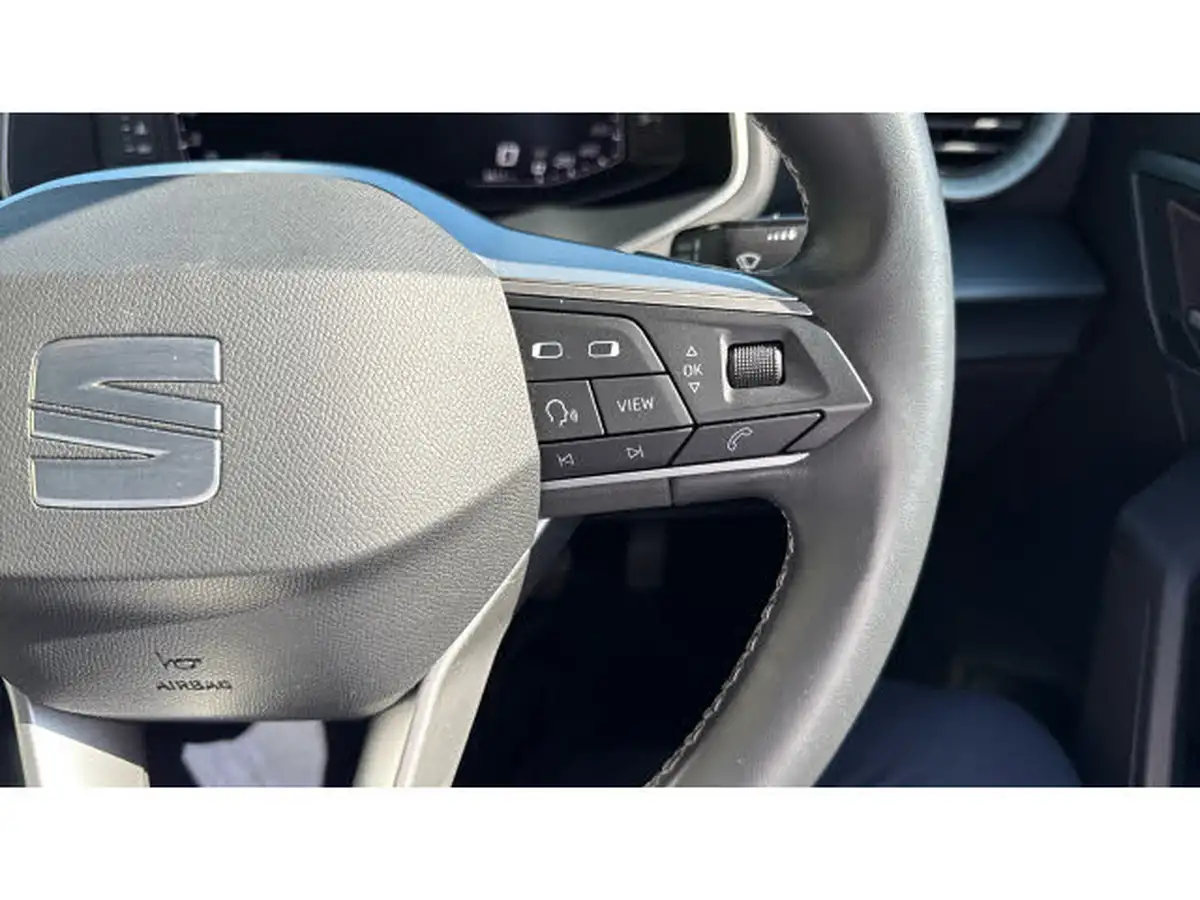 2022-seat-arona-10-tsi-xperience-lux-dsg-big-25