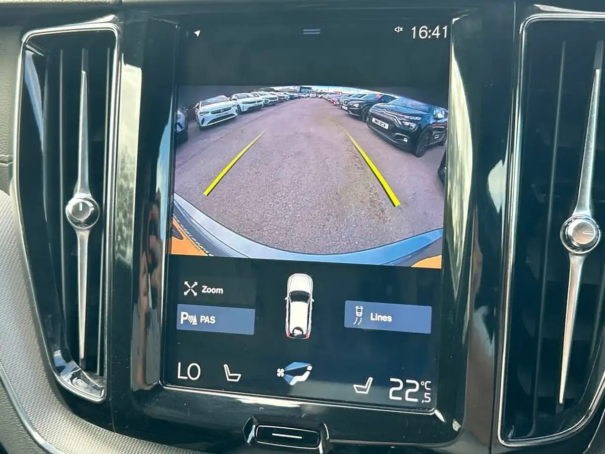 2019-volvo-xc60-20-t5-r-design-pro-awd-big-23