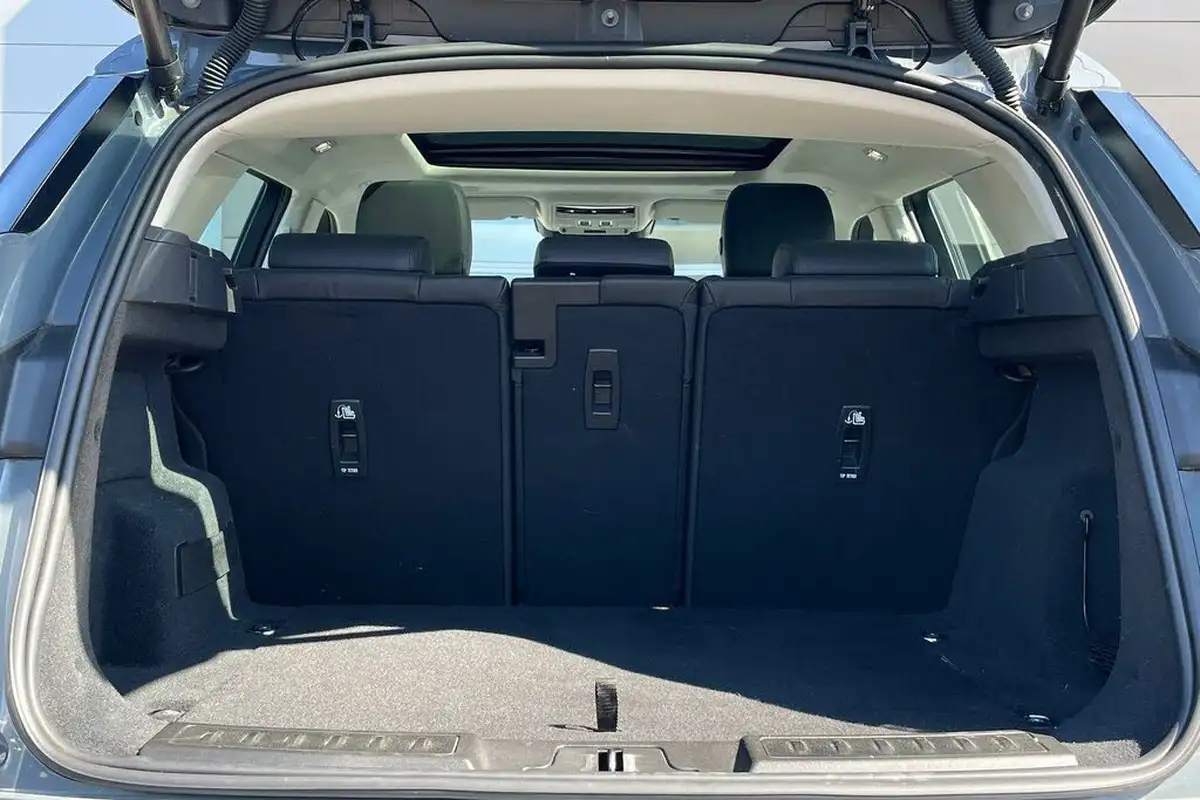 2022-land-rover-range-rover-evoque-15-p300e-r-dynamic-s-big-24