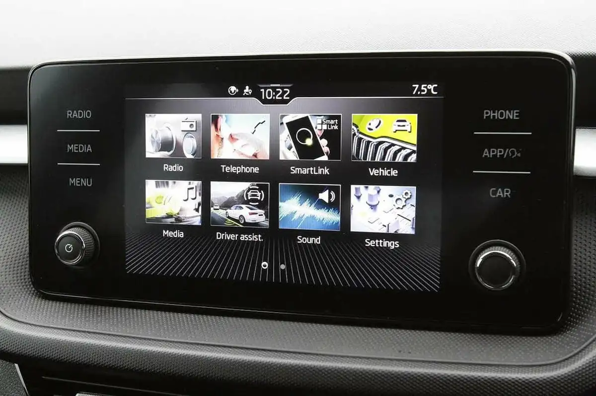 2023-skoda-fabia-10-mpi-colour-edition-big-14