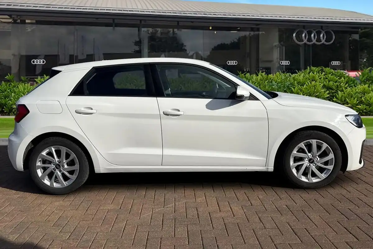 2023-audi-a1-10-30-tfsi-sport-big-2