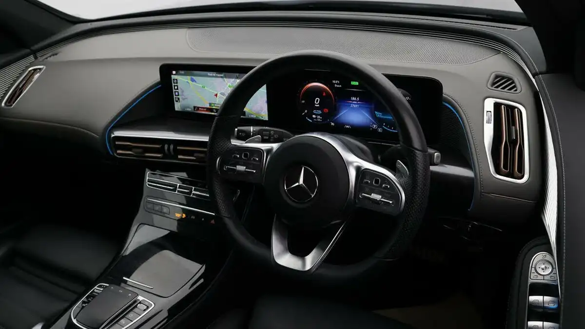 2022-mercedes-benz-eqc-e-eqc-400-amg-line-big-9