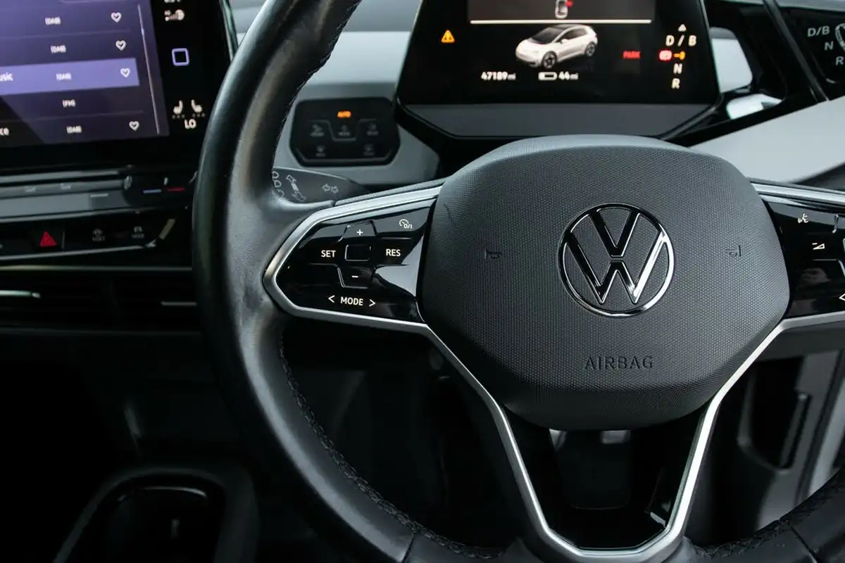 2020-volkswagen-id3-e-business-big-18