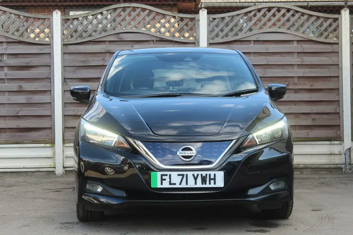 2021-nissan-leaf-e-acenta-big-3