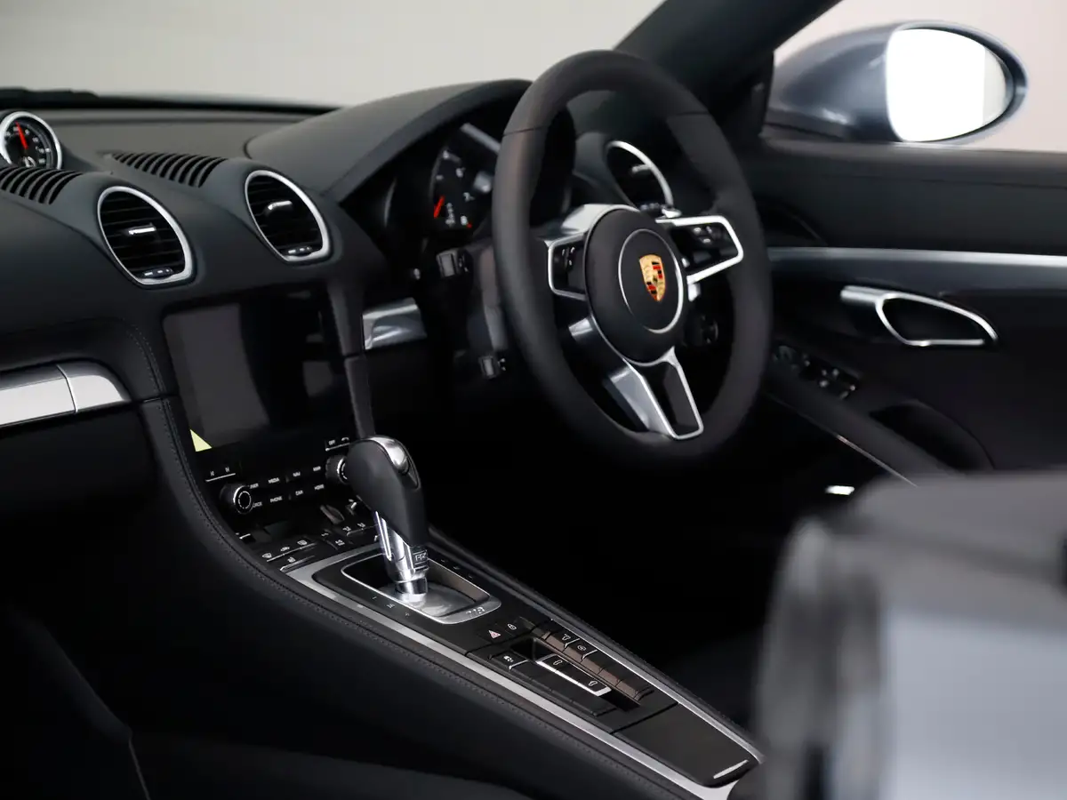 2025-porsche-boxster-718-20-boxster-pdk-big-9