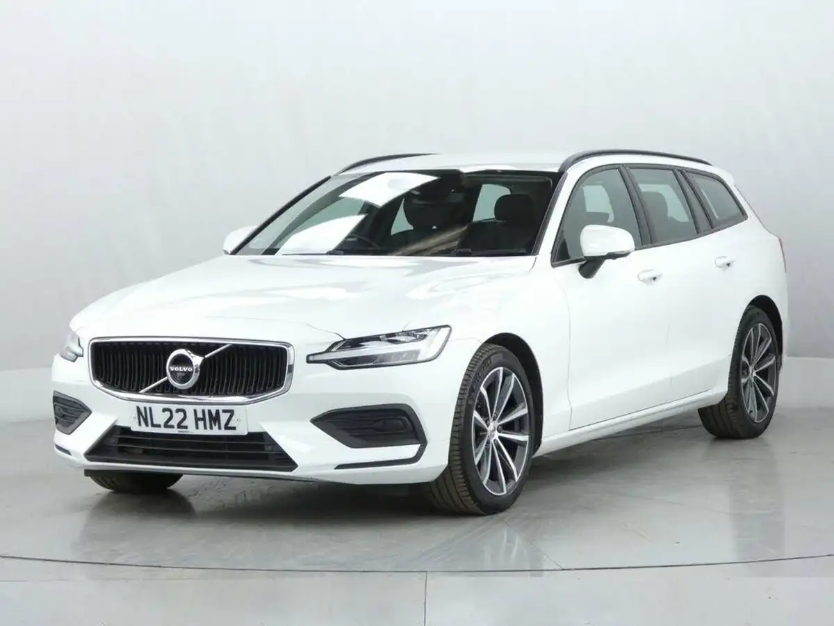 2022-volvo-v60-20-b3-momentum-161bhp-big-3