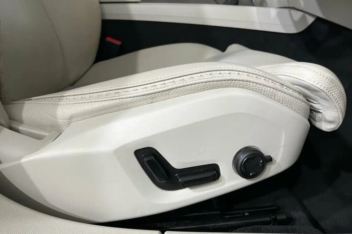 2019-volvo-v60-20-t5-cross-country-plus-big-17