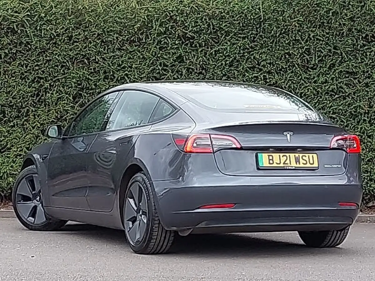 2021-tesla-model-3-e-long-range-4x4-big-1