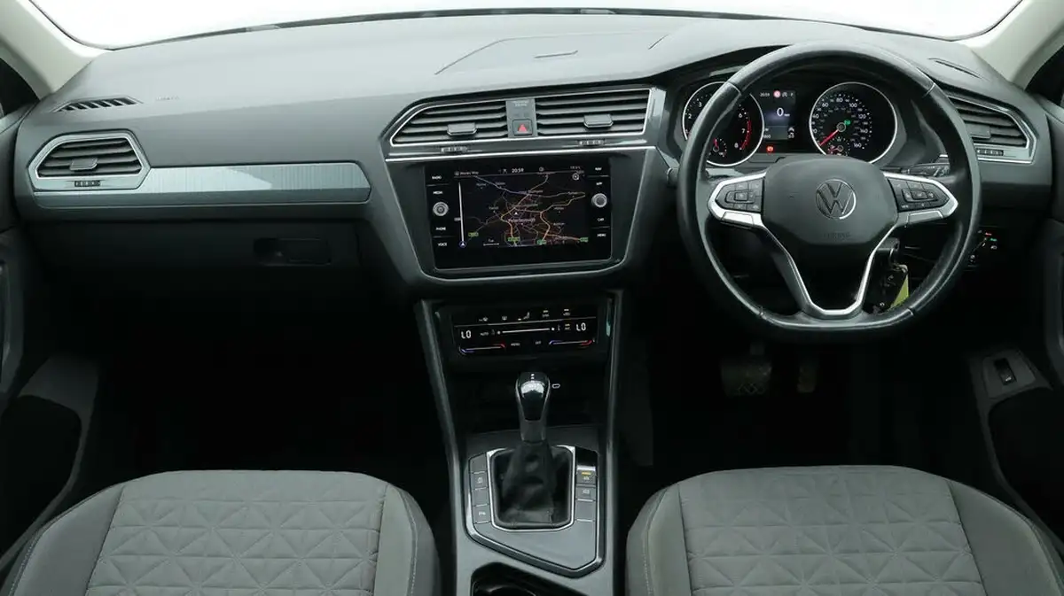 2020-volkswagen-tiguan-15-tsi-life-150ps-dsg-big-13