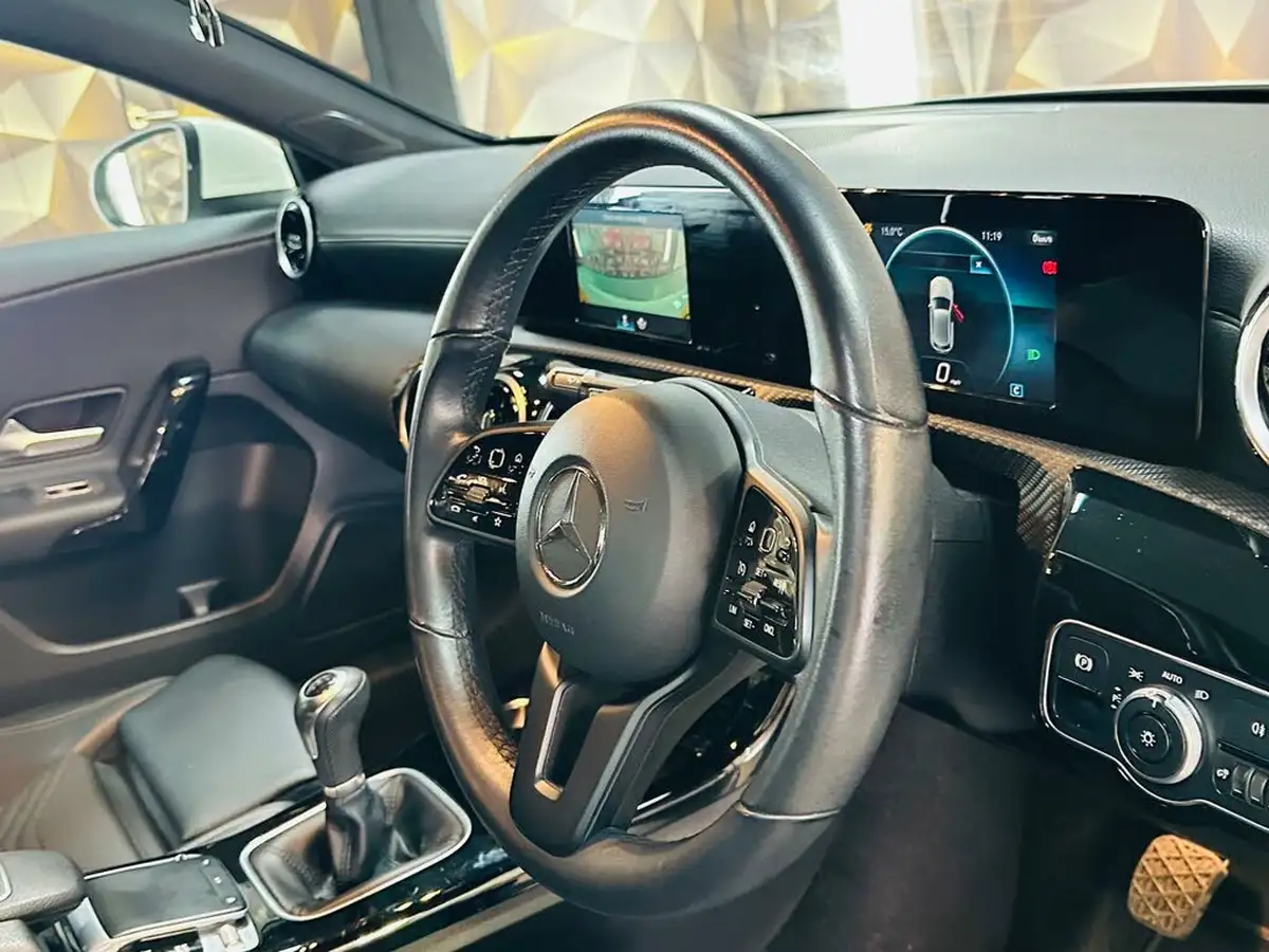 2019-mercedes-benz-a-class-big-15